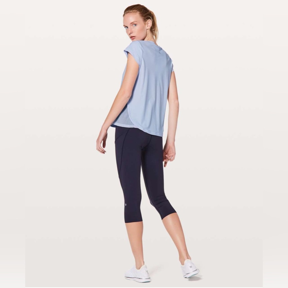 NWOT Lululemon Just Pleat It Short Sleeve Shirt Cool Breeze Size 6 - Picture 6 of 12